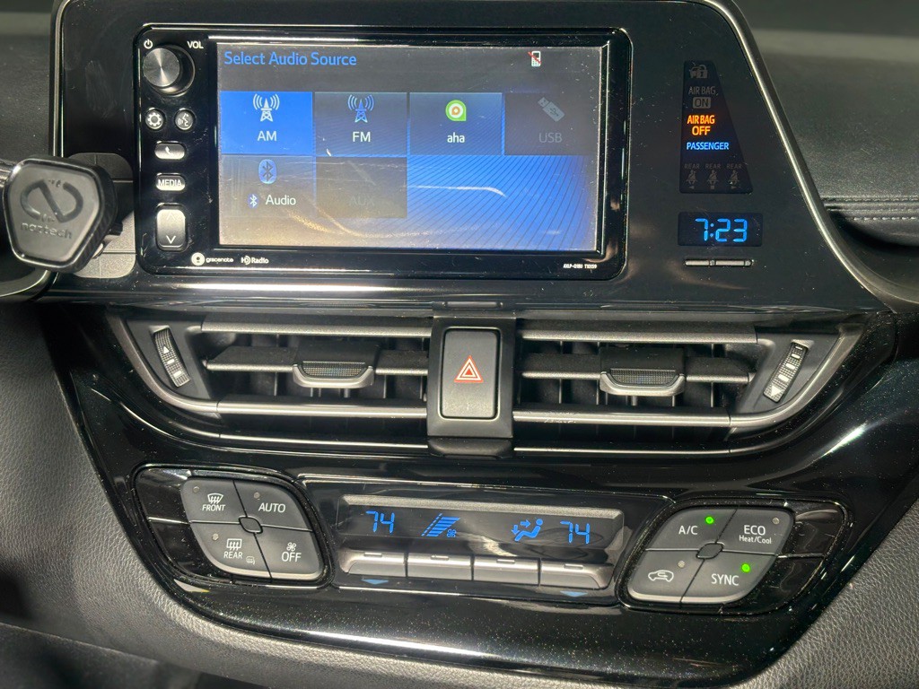 2018 Toyota C-HR Image 16