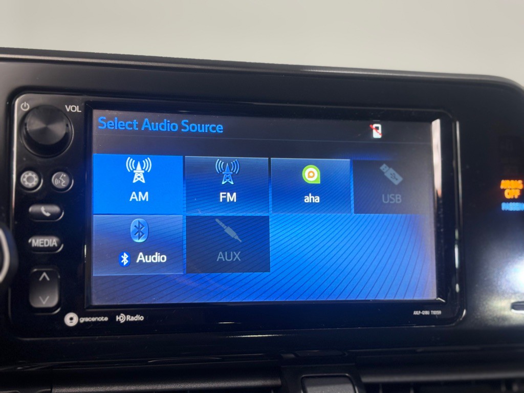 2018 Toyota C-HR Image 19