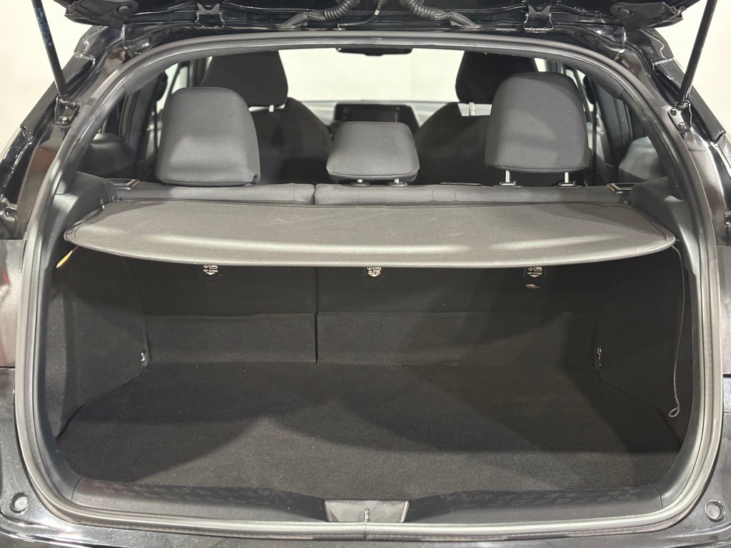 2018 Toyota C-HR Image 32