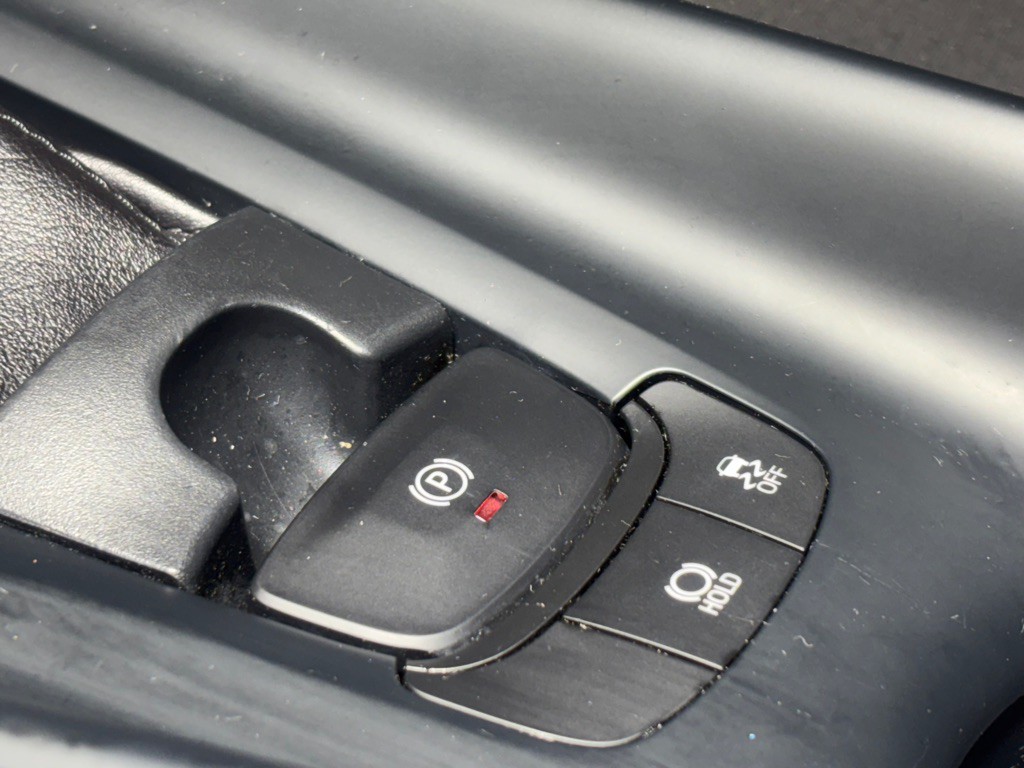 2018 Toyota C-HR Image 35