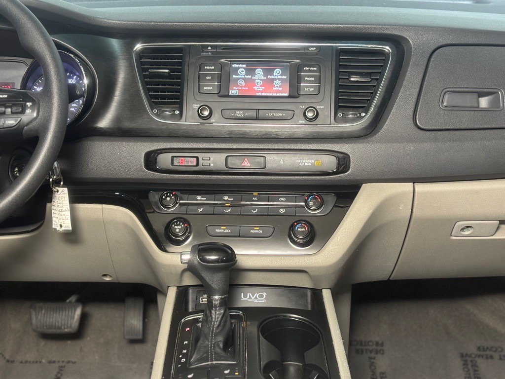 2016 Kia Sedona Image 14