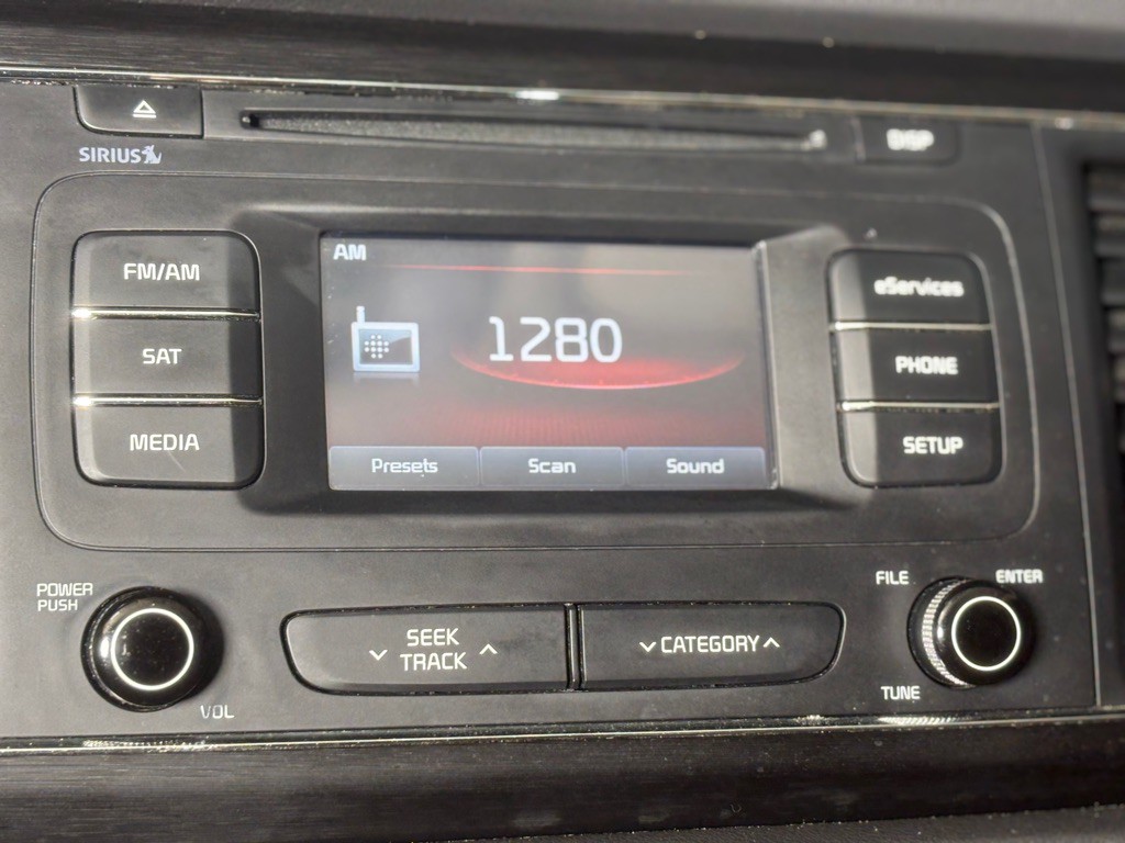 2016 Kia Sedona Image 16