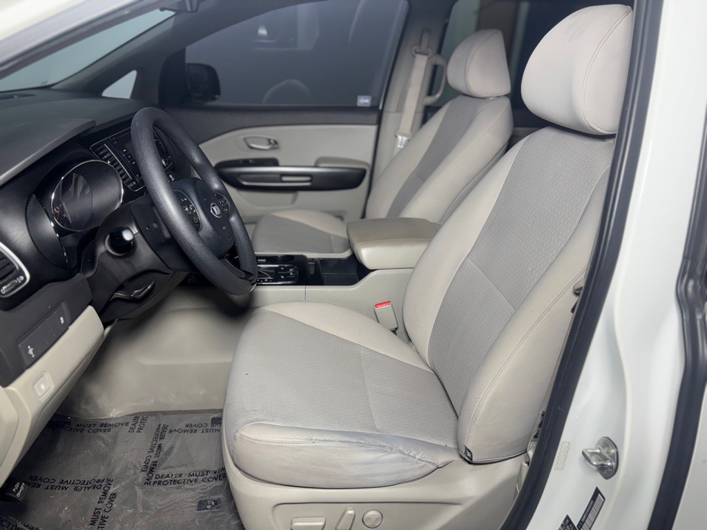 2016 Kia Sedona Image 22
