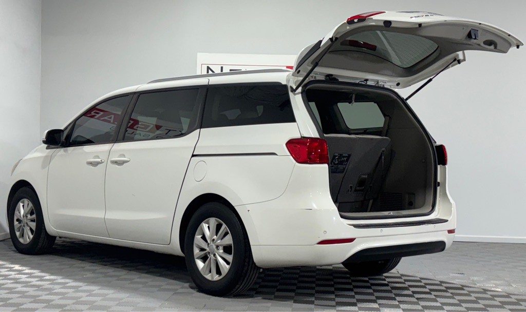 2016 Kia Sedona Image 34