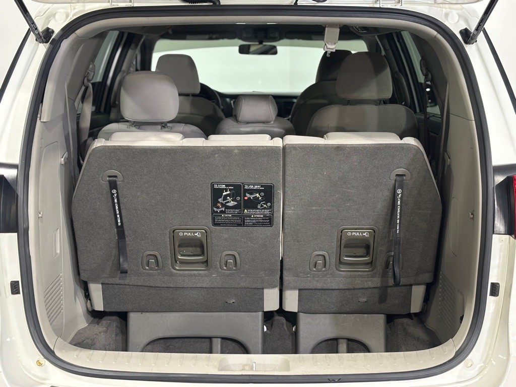 2016 Kia Sedona Image 35