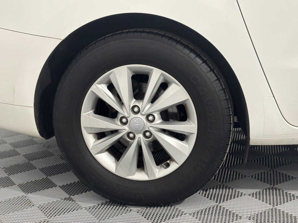 2016 Kia Sedona Image 36