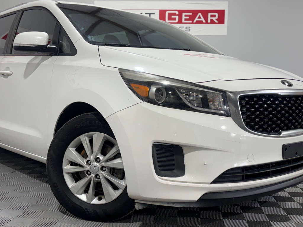 2016 Kia Sedona Image 39