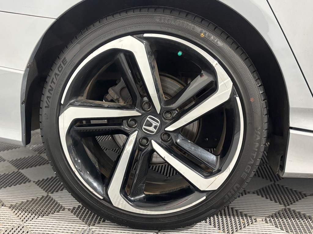 2020 Honda Accord Image 36