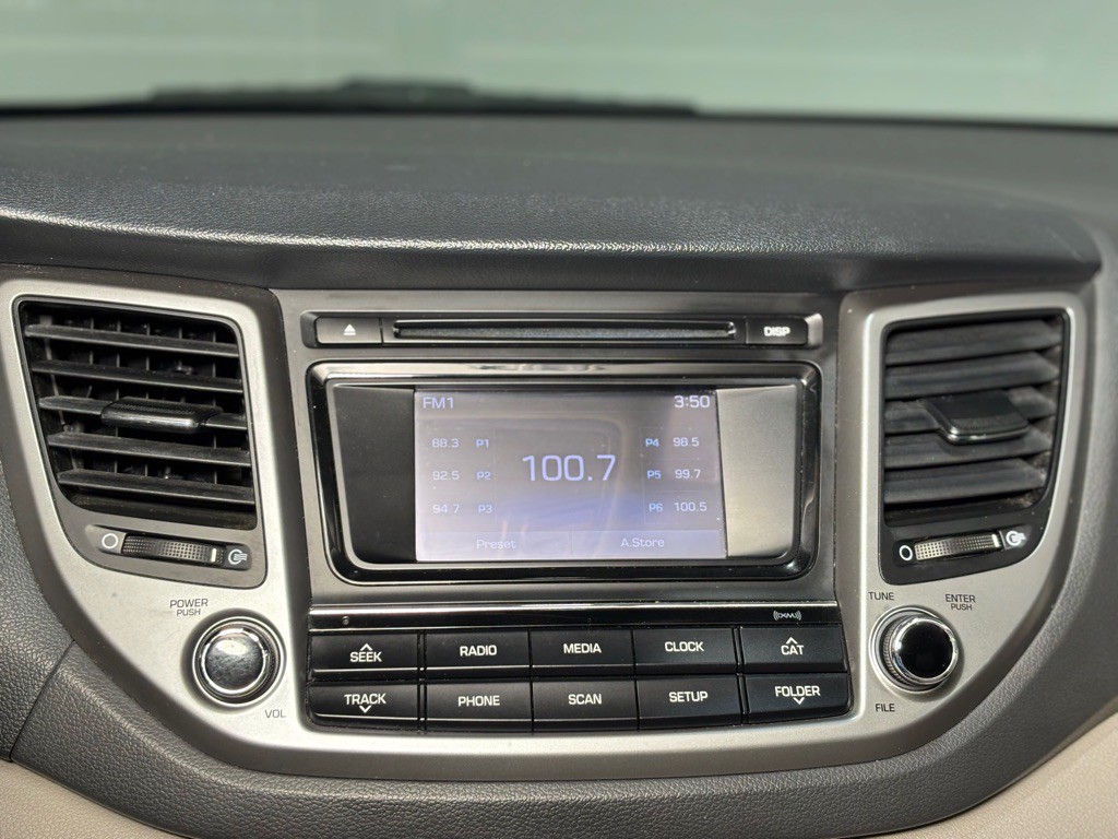 2017 Hyundai Tucson Image 17