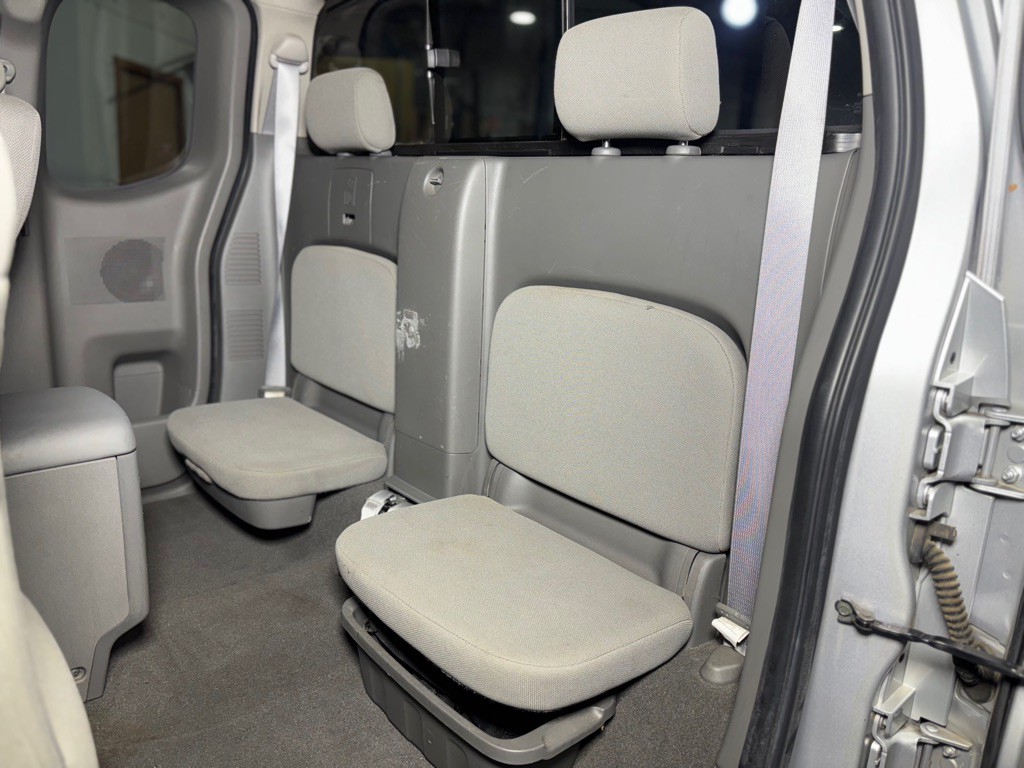 2006 Nissan Frontier Image 22