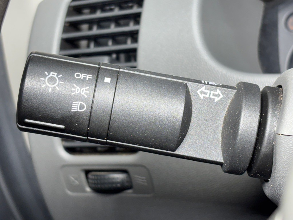 2006 Nissan Frontier Image 25