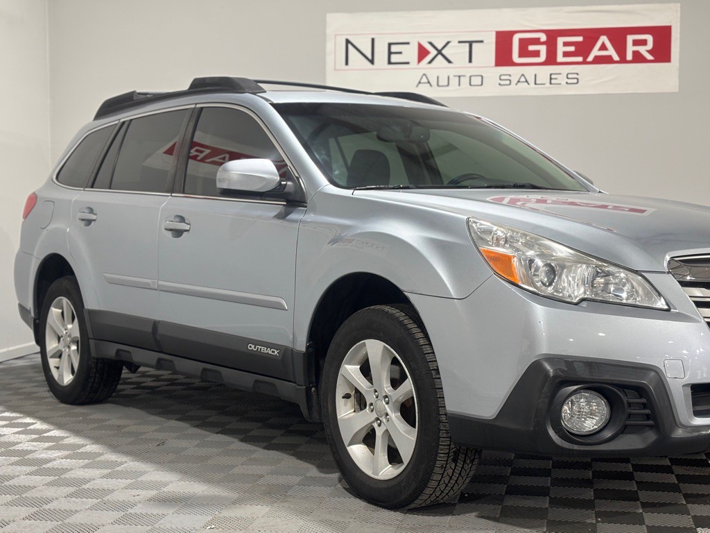 2013 Subaru Outback Image 2