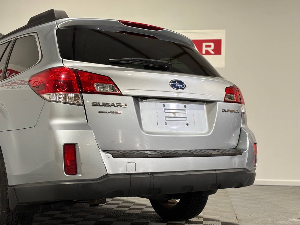 2013 Subaru Outback Image 7