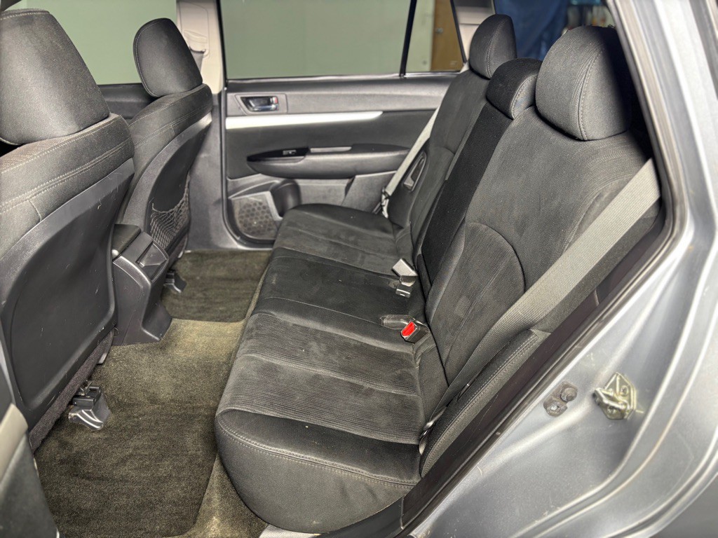 2013 Subaru Outback Image 26