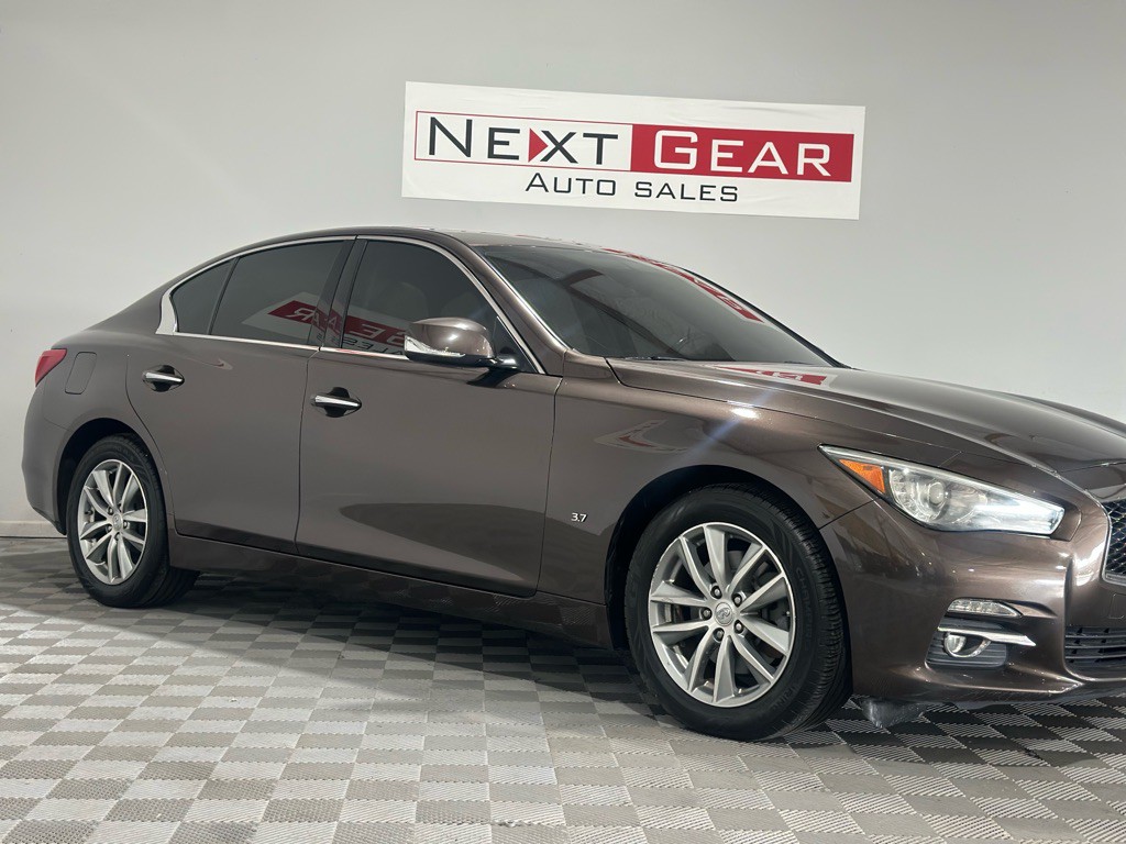 2015 INFINITI Q50 Image 2