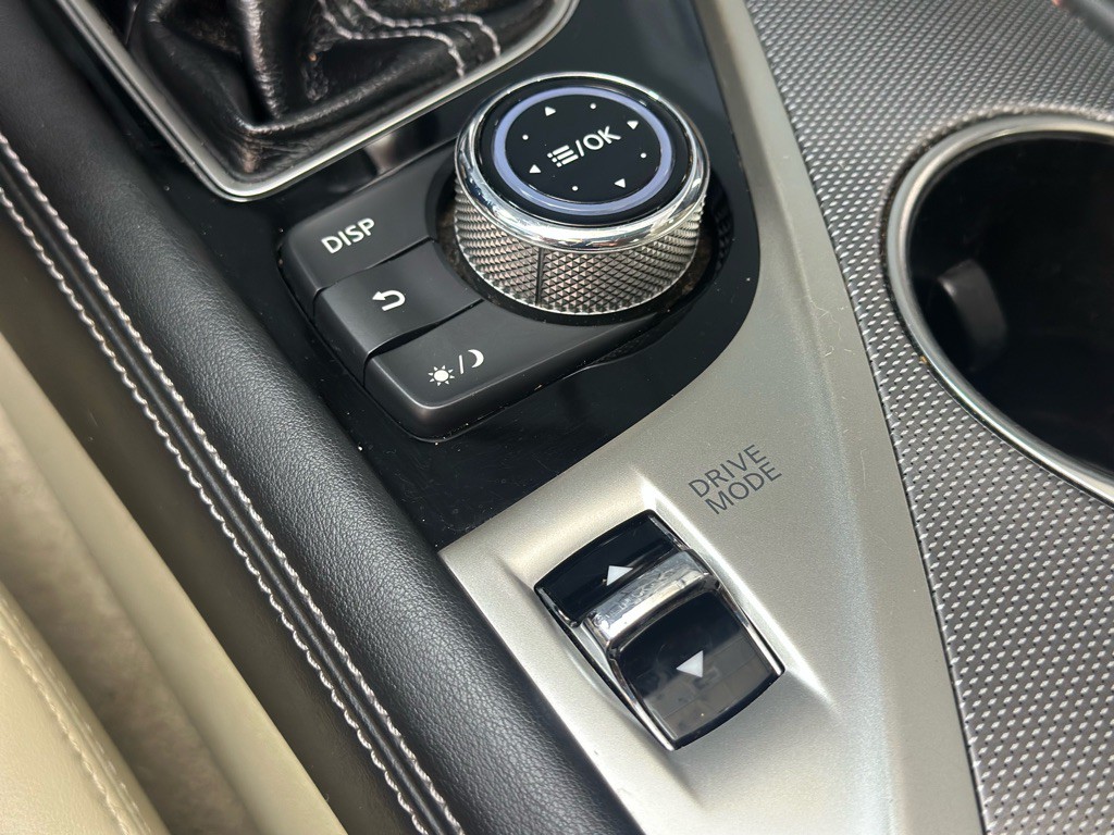 2015 INFINITI Q50 Image 25