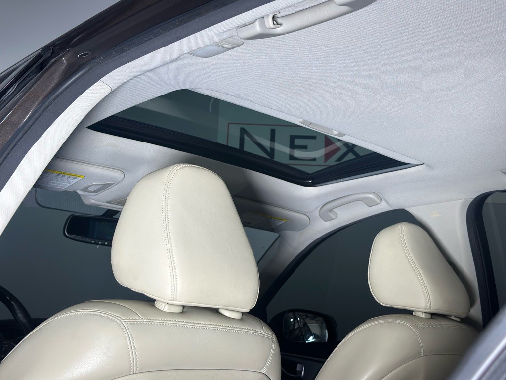 2015 INFINITI Q50 Image 27