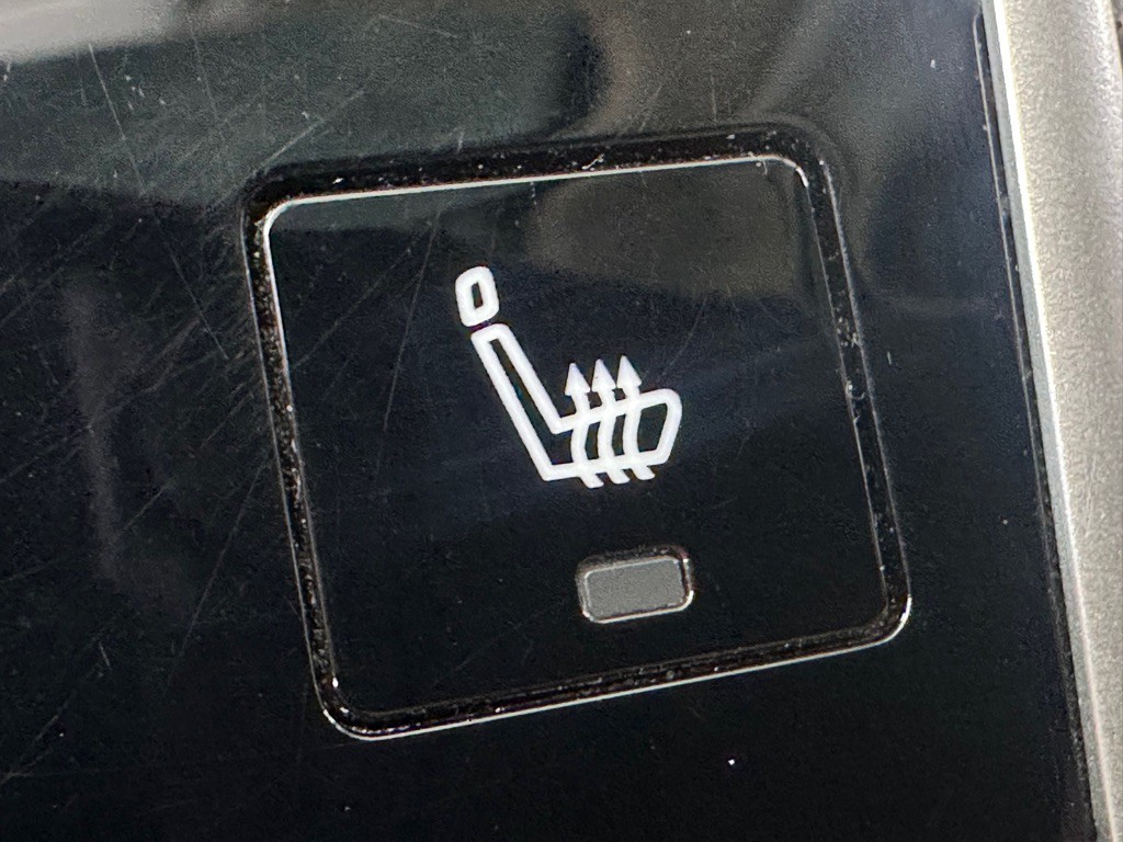 2015 INFINITI Q50 Image 28