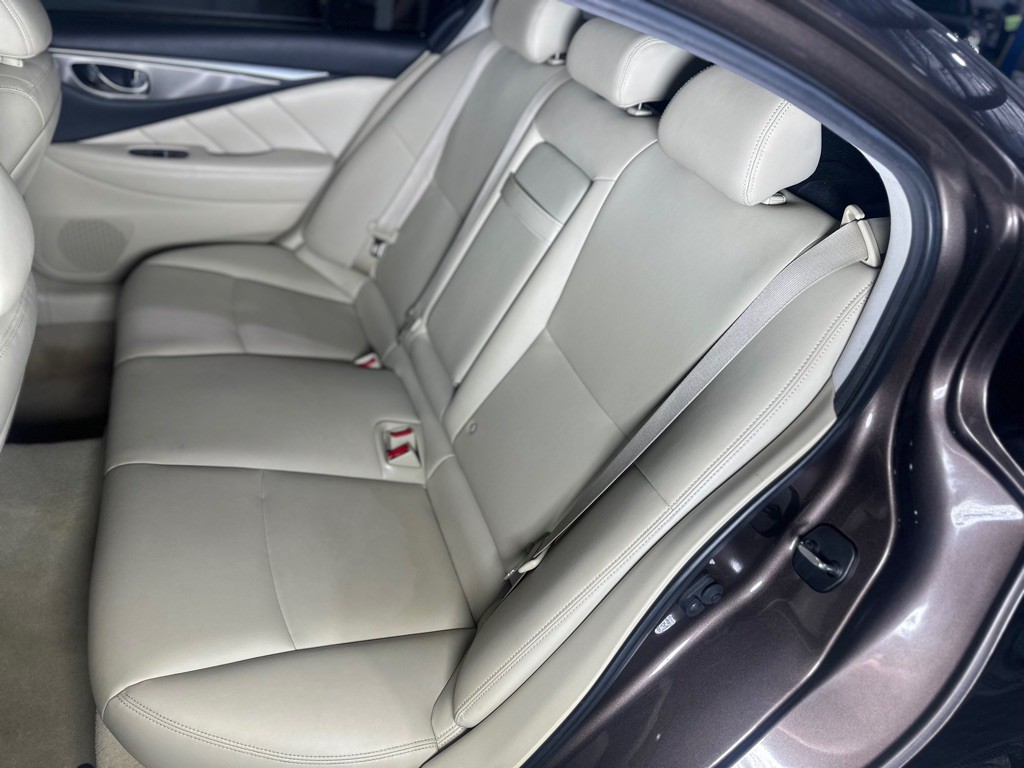 2015 INFINITI Q50 Image 31