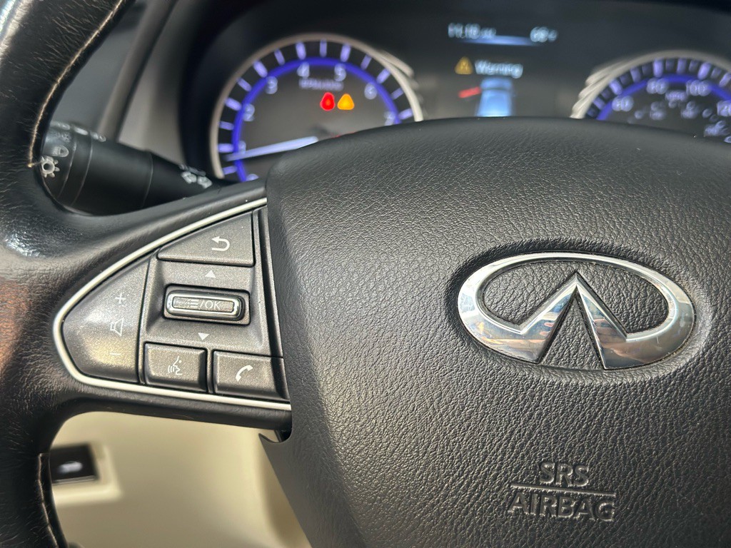 2015 INFINITI Q50 Image 33