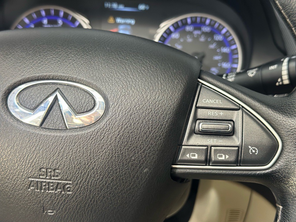 2015 INFINITI Q50 Image 34