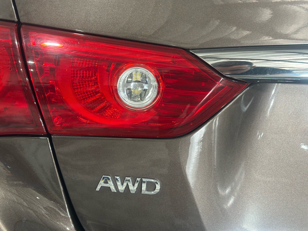 2015 INFINITI Q50 Image 36