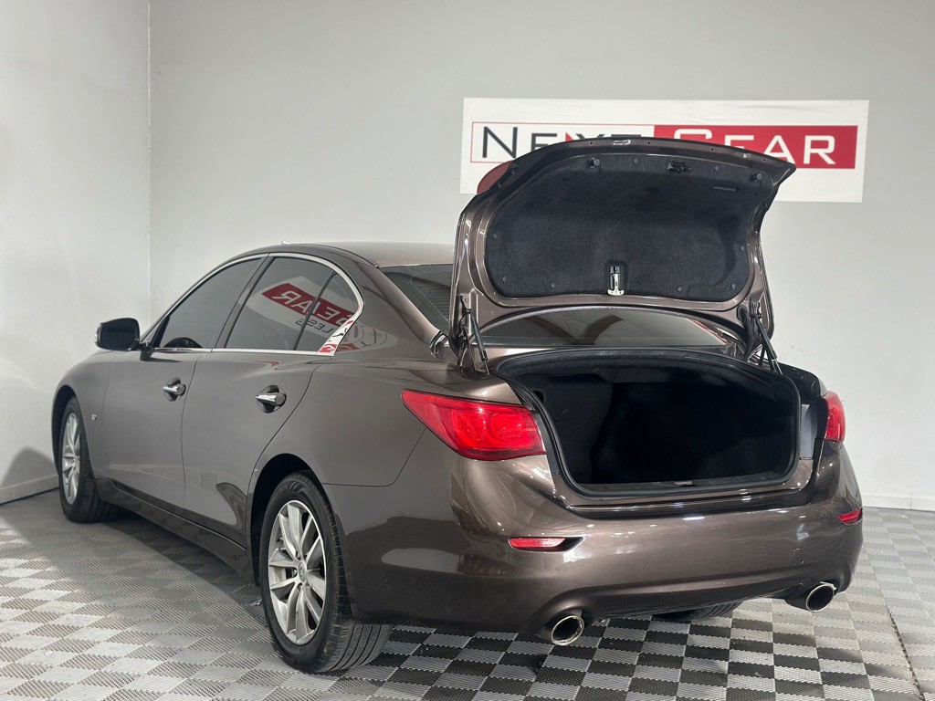 2015 INFINITI Q50 Image 37