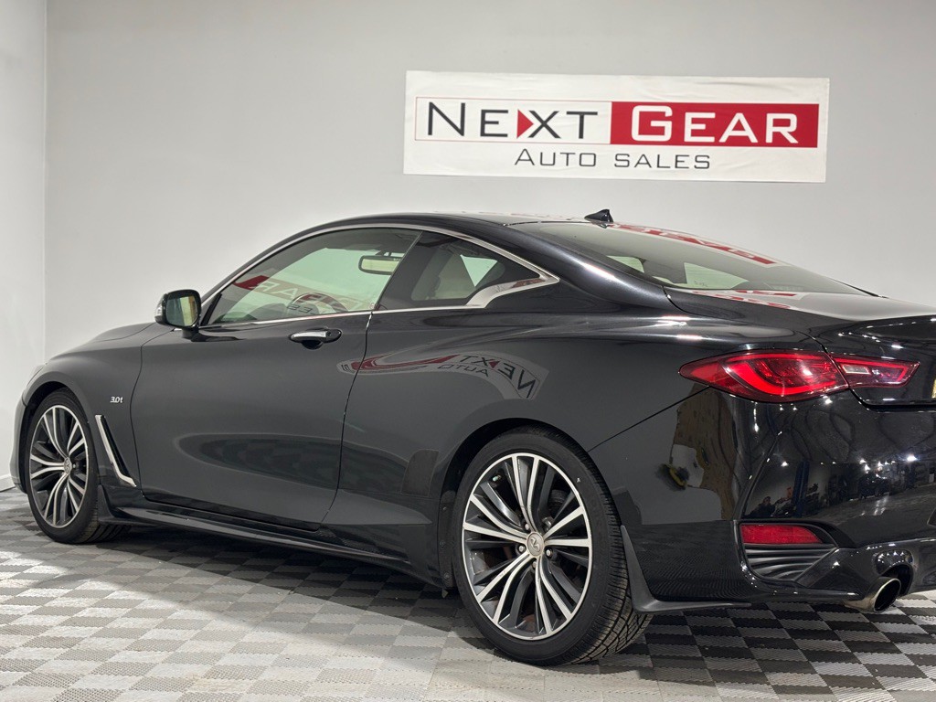 2017 INFINITI Q60 Image 7