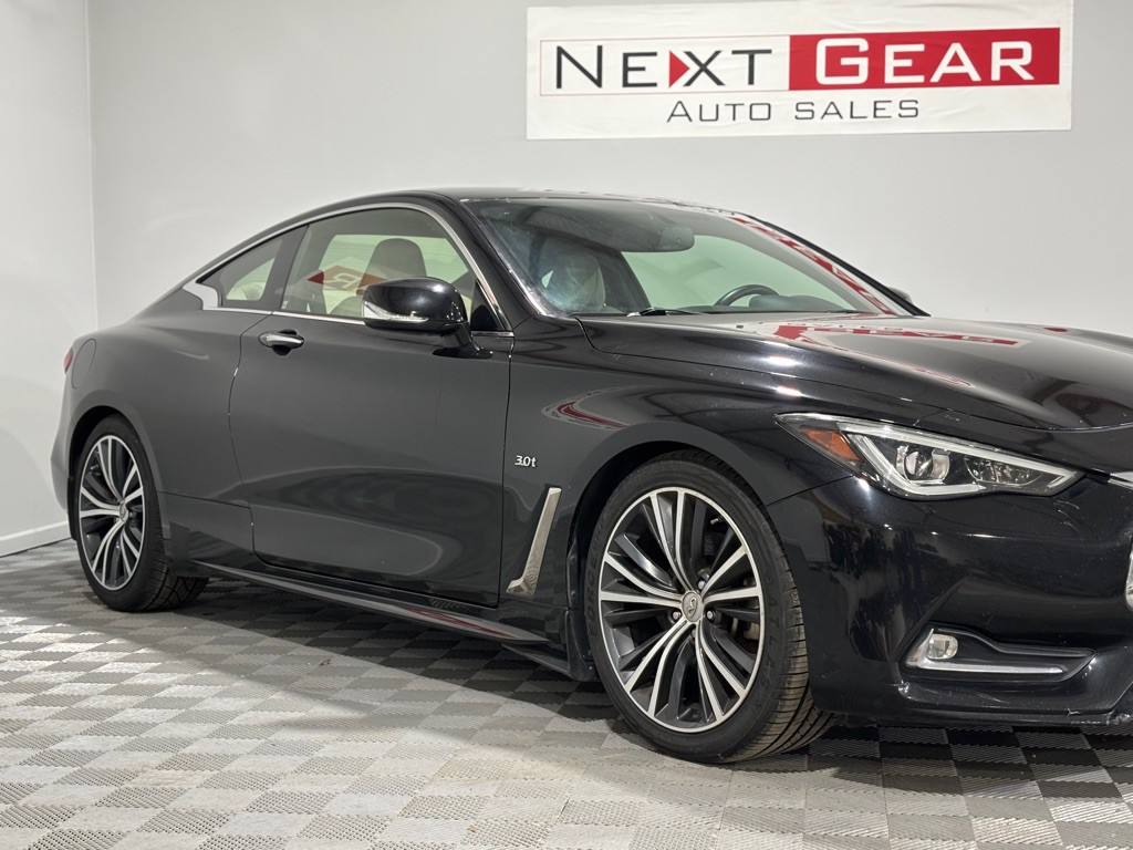 2017 INFINITI Q60 Image 2