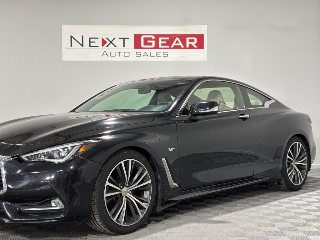 2017 INFINITI Q60 Image 5