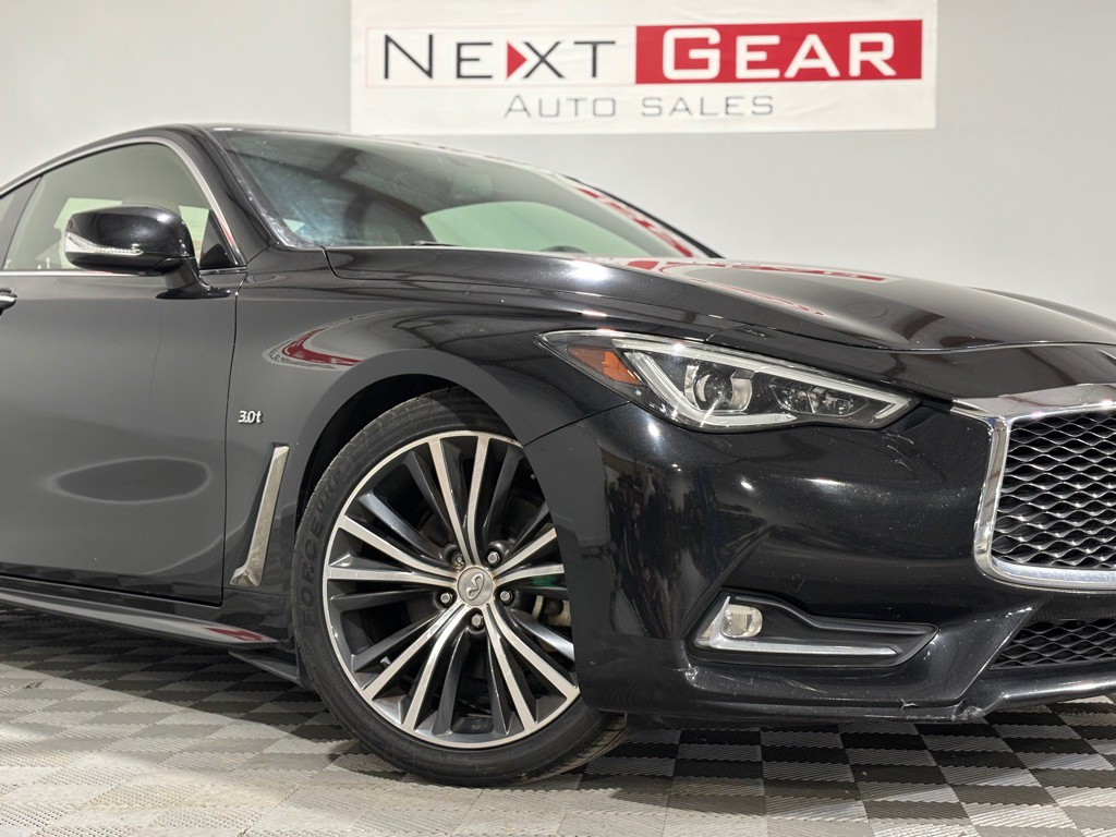 2017 INFINITI Q60 Image 6