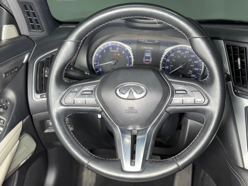 2017 INFINITI Q60 Image 14