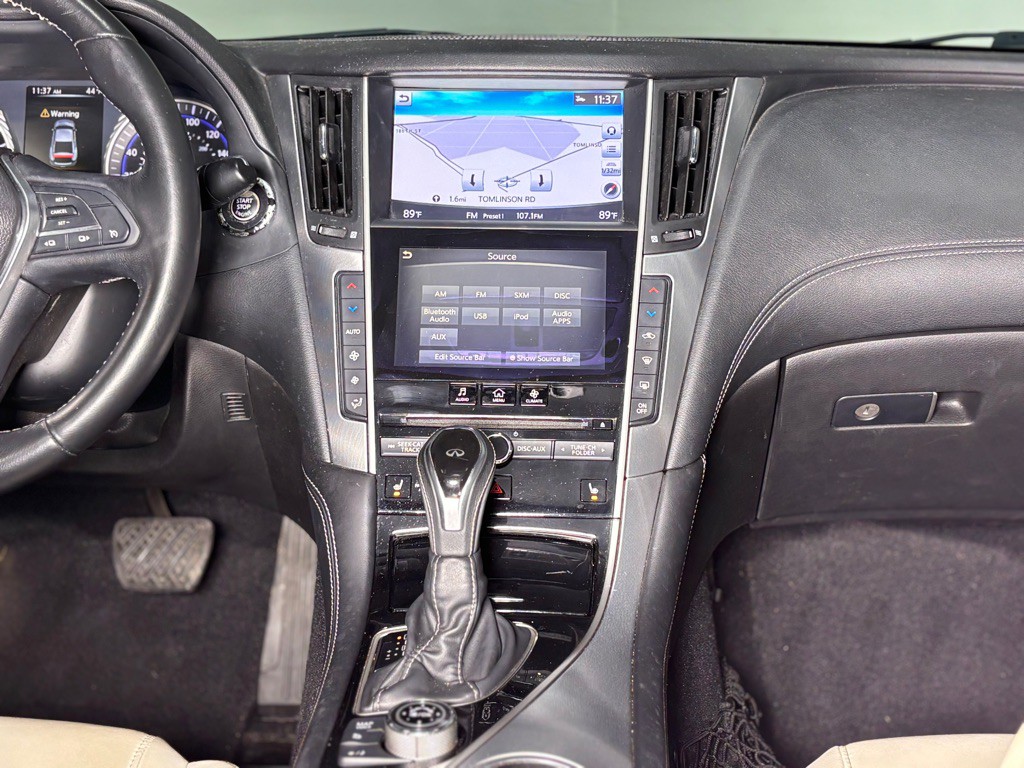 2017 INFINITI Q60 Image 15