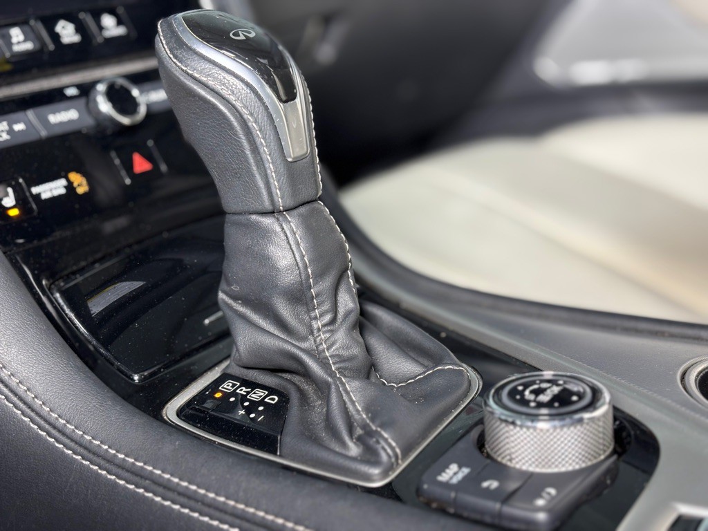 2017 INFINITI Q60 Image 20