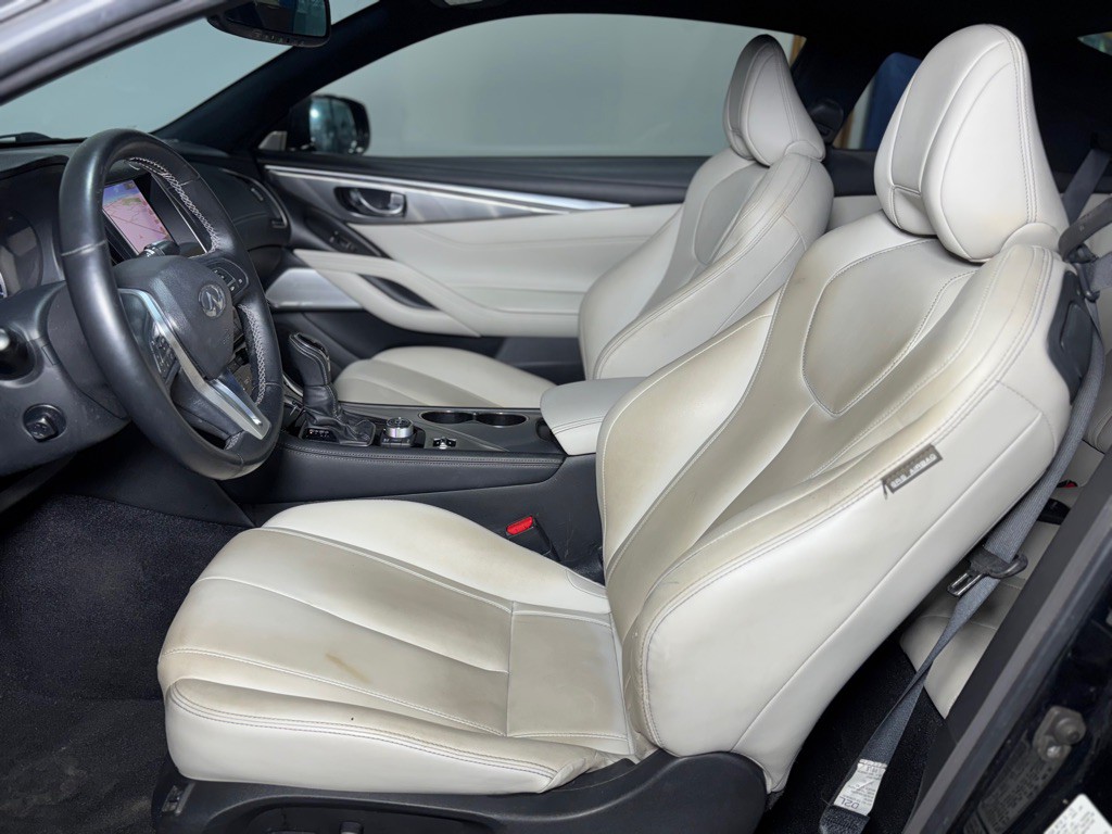 2017 INFINITI Q60 Image 26