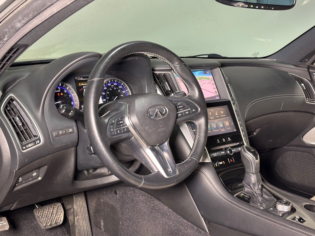 2017 INFINITI Q60 Image 28