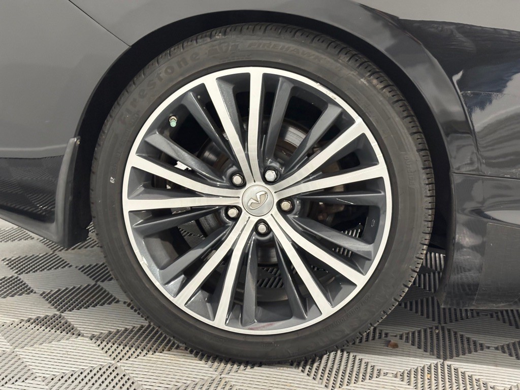 2017 INFINITI Q60 Image 42