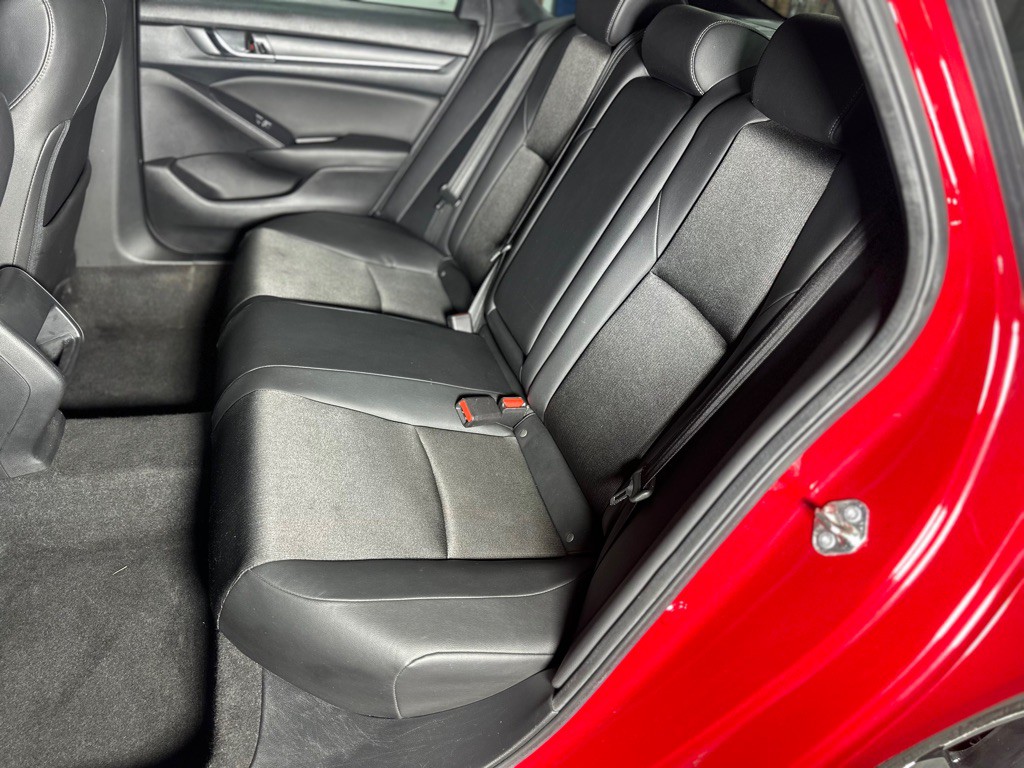 2020 Honda Accord Image 32