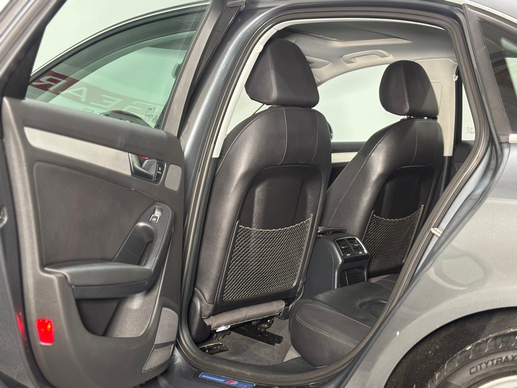 2016 Audi A4 Image 11