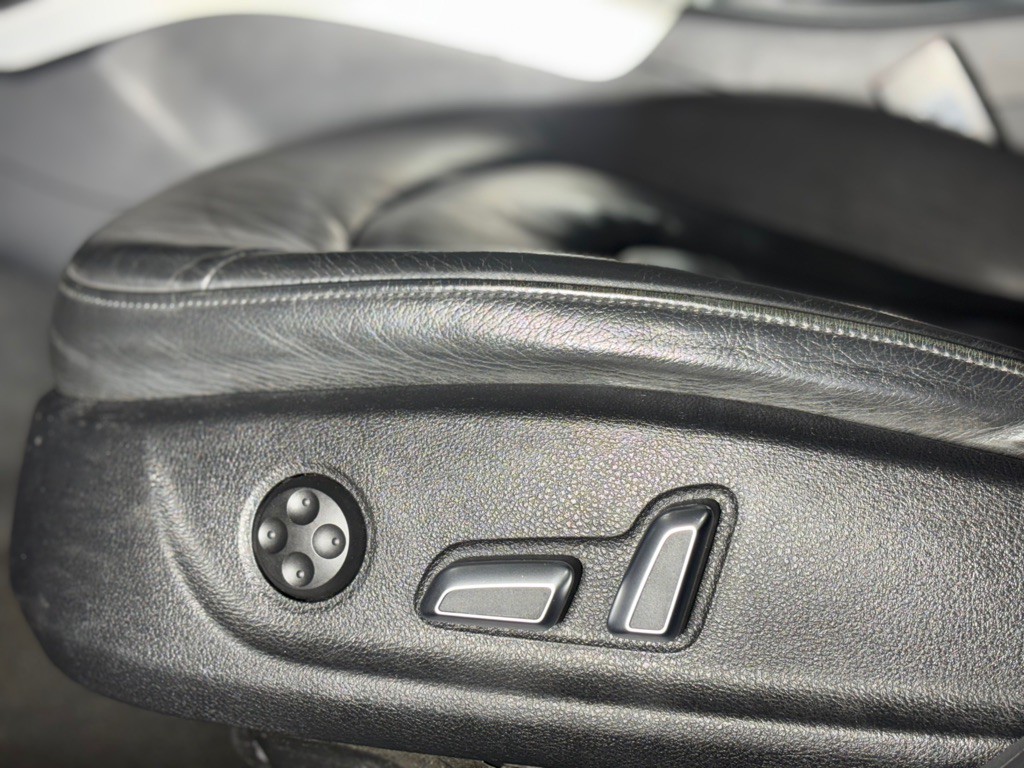 2016 Audi A4 Image 23