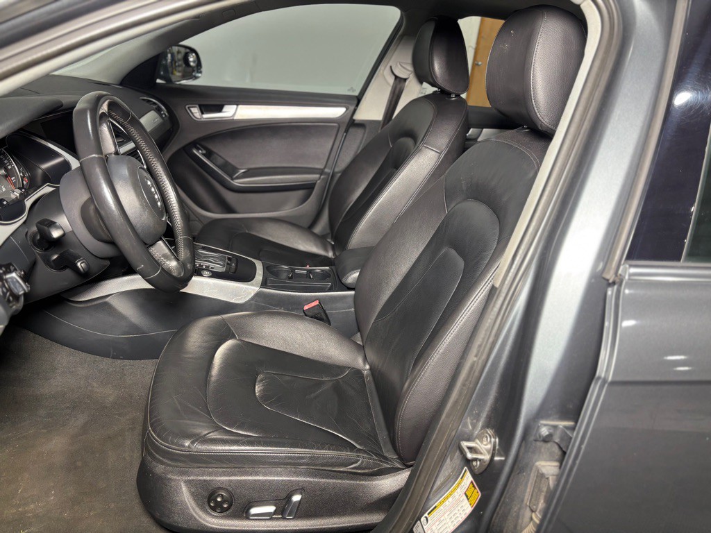 2016 Audi A4 Image 24