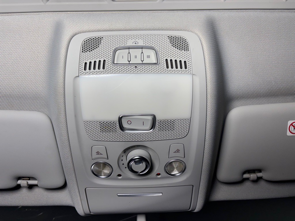 2016 Audi A4 Image 32