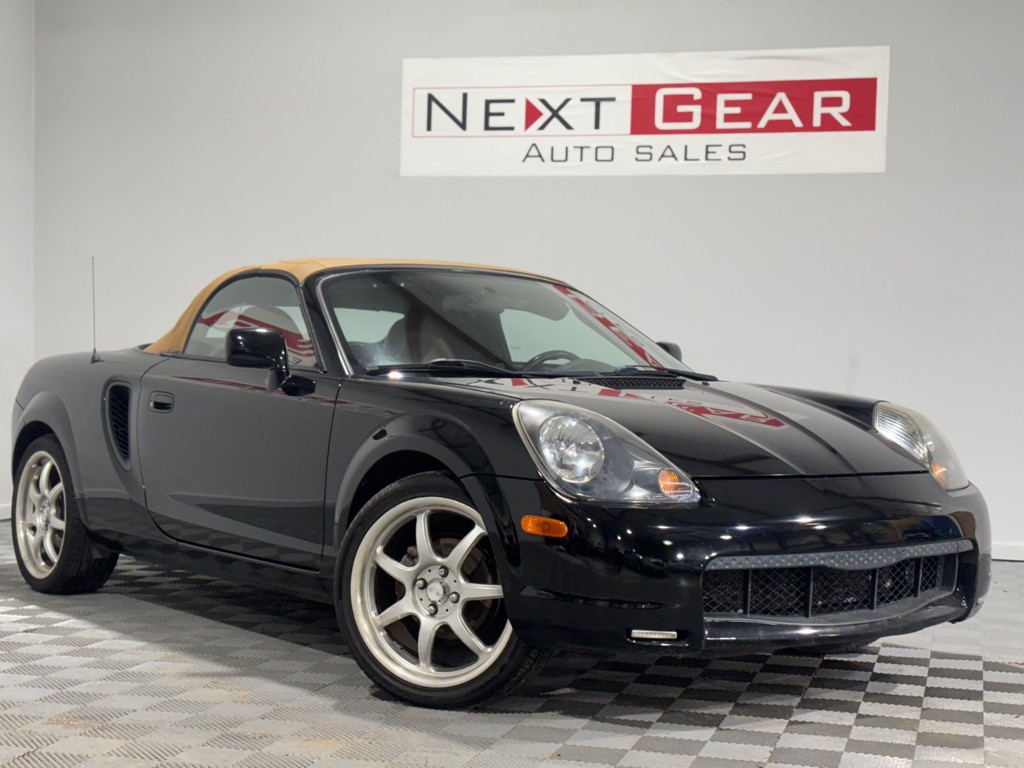 2002 Toyota MR2 Image 2