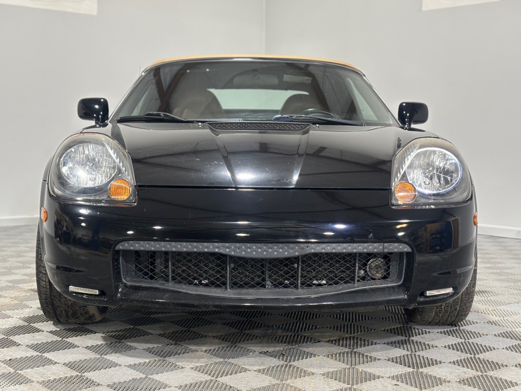 2002 Toyota MR2 Image 6