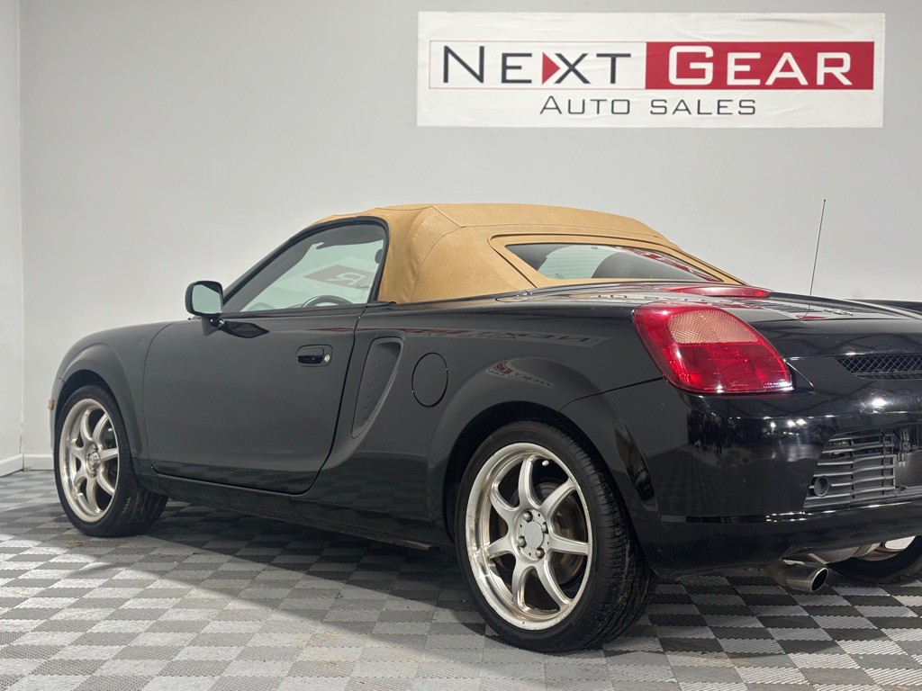 2002 Toyota MR2 Image 9