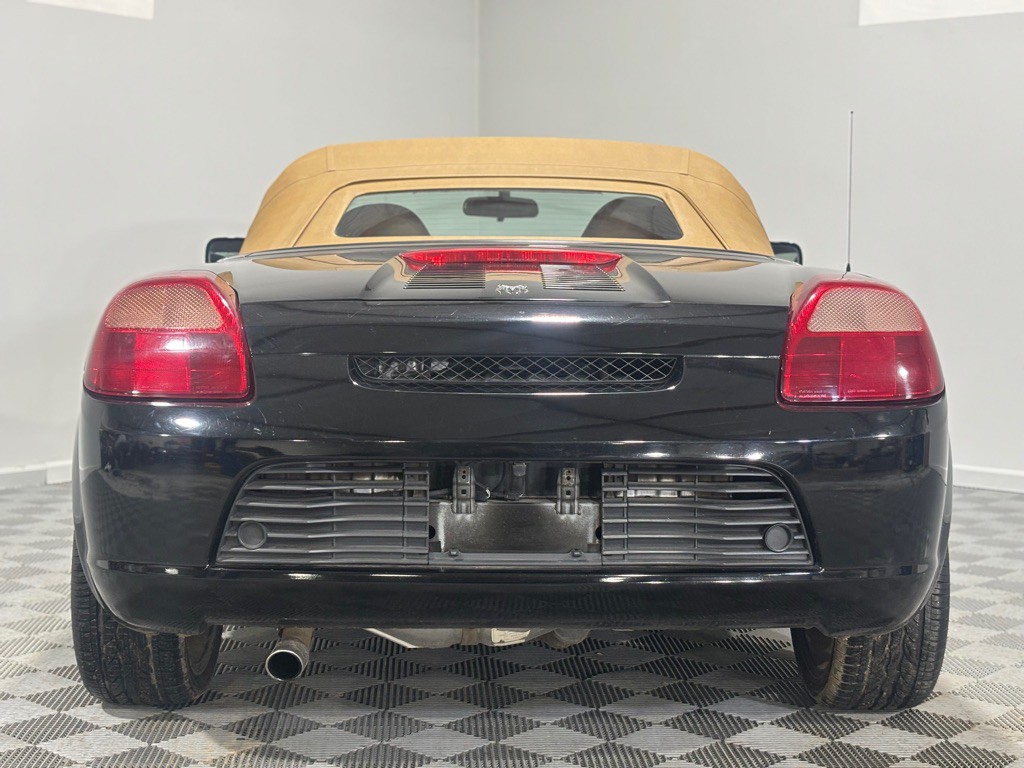 2002 Toyota MR2 Image 10