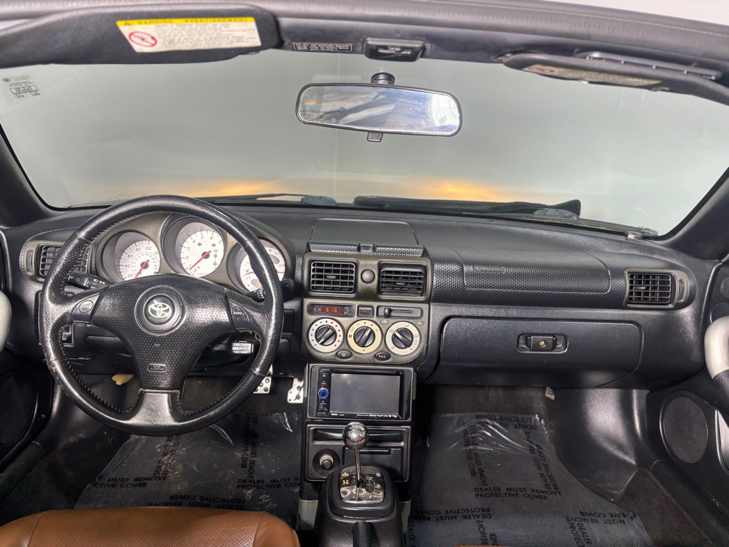 2002 Toyota MR2 Image 14