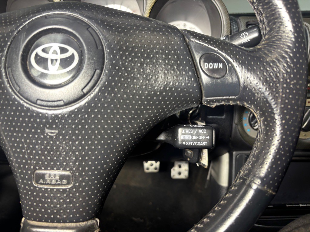 2002 Toyota MR2 Image 24