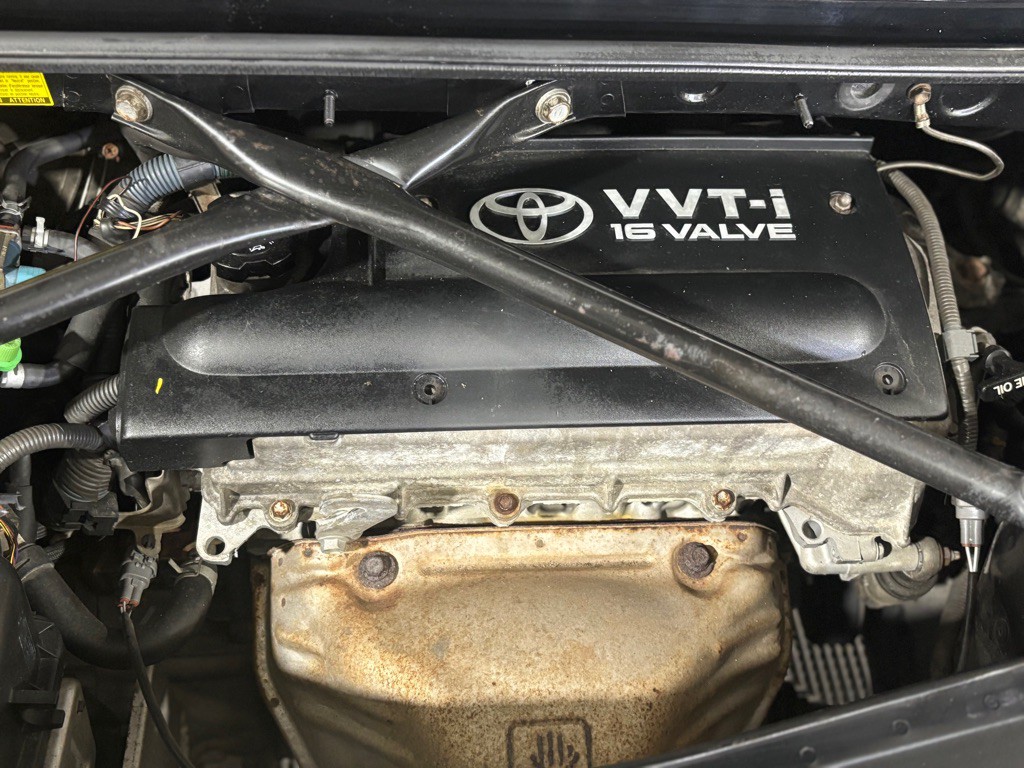 2002 Toyota MR2 Image 28