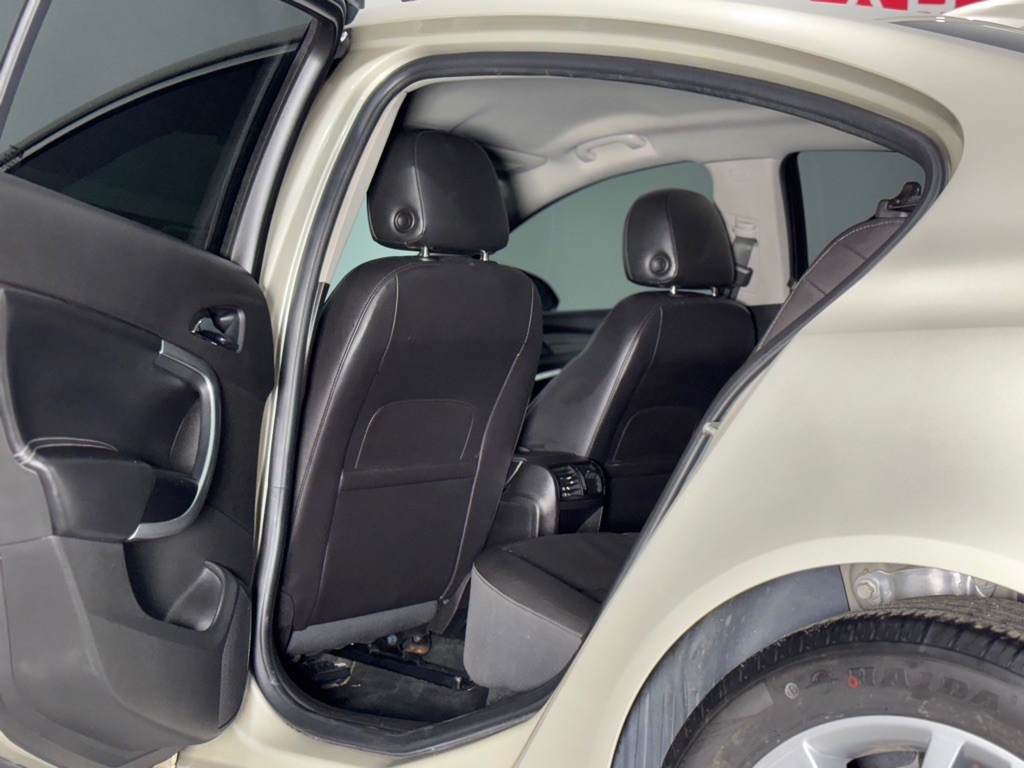 2016 Buick Regal Image 12